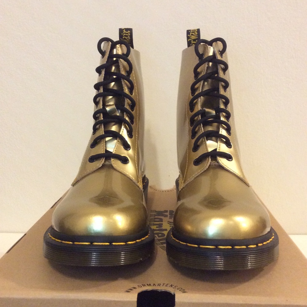 DR. MARTENS Gold Pascal NEW in box